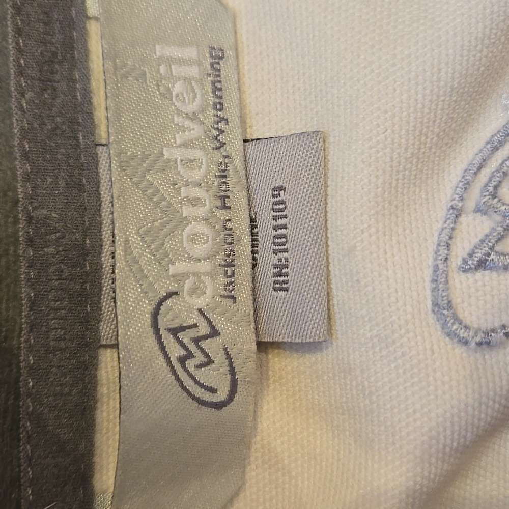Cloudveil Jackson Hole, Wyoming Creamy White Windbreaker - Picture 4 of 15